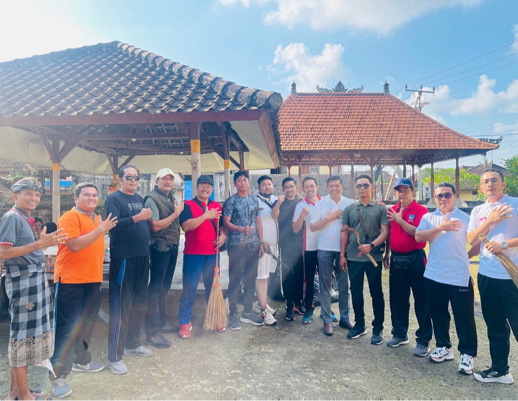 Kegiatan Bulan Bhakti Gotong Royong di Desa Dalung